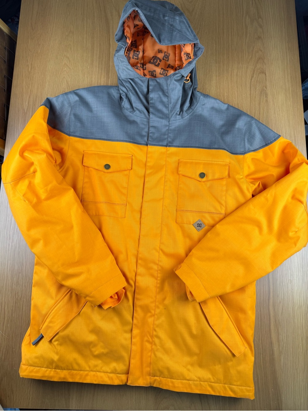DC Shoes Servo Snowboard Jacket Men’s Large Orange Grey 10K Waterproof Like New